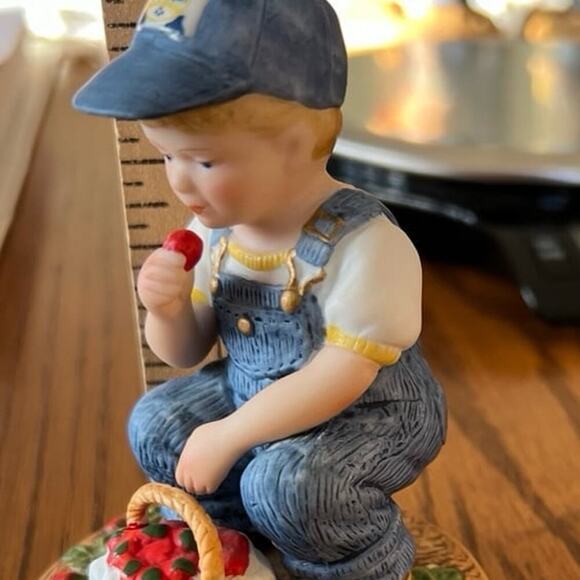 COUNTRY STORE, Limited Edition “Little Farmers” porcelain figurine - Picture 11 of 12